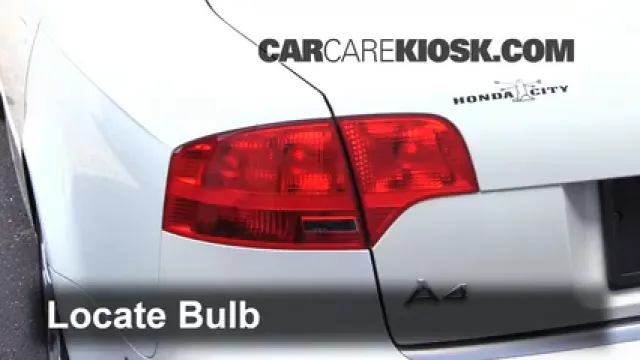 2006 Audi A4 Quattro 2.0L 4 Cyl. Turbo Éclairage Feux de position arrière (remplacer ampoule)